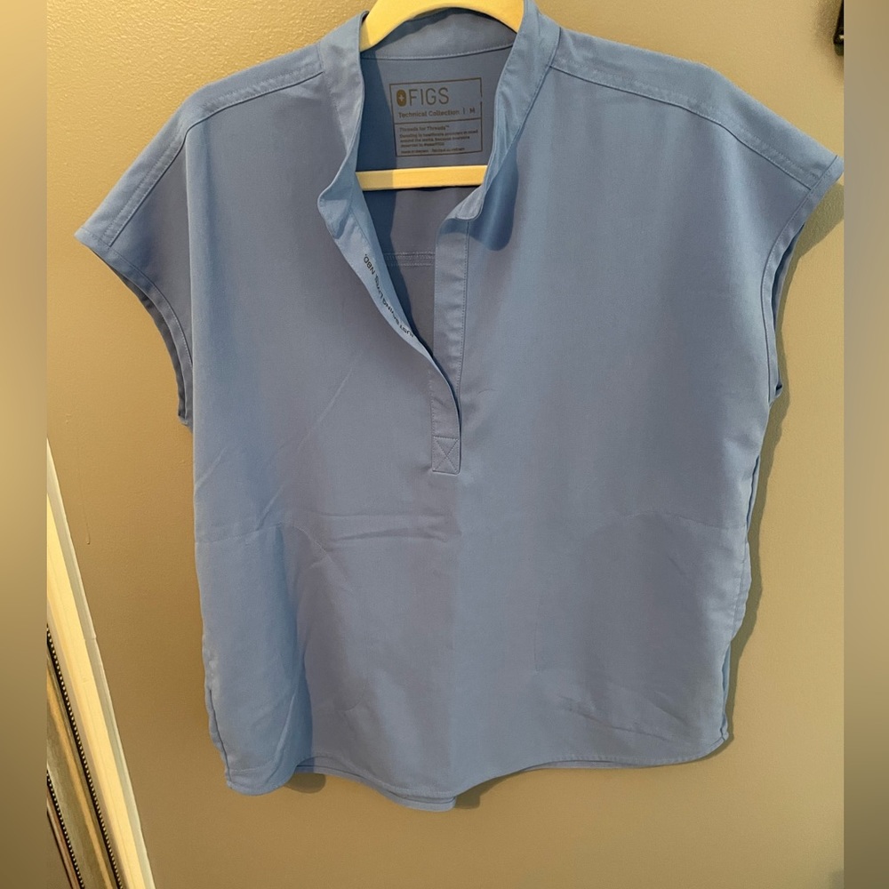 FIGS Rafaela oversized scrub top size M ceil blue